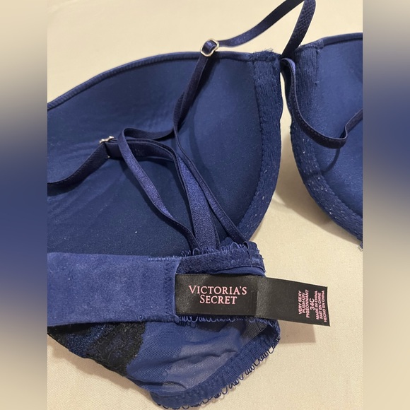 Victoria’s Secret Very Sexy Push Up Bra - Picture 4 of 8